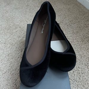New comfortable Easy Spirit flats